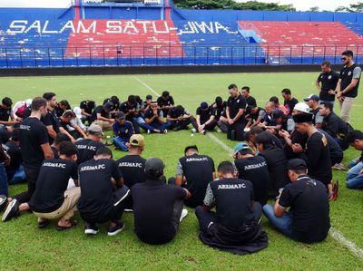 Potret Pemain Arema FC Datangi Stadion Kanjuruhan Pascakerusuhan