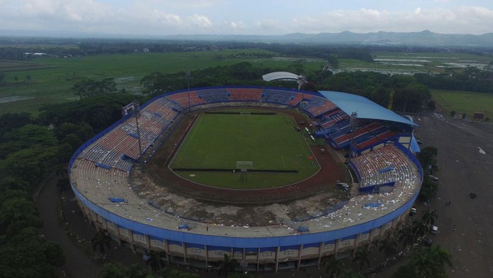 Sejarah Stadion Kanjuruhan di Malang: Asal-usul dan Lokasi Sejarah Stadion Kanjuruhan dikenal sebagai bangunan yang berdiri sejak tahun 90-an. Tempat pertandingan sepak bola tersebut terletak di Malang, Jawa Timur.