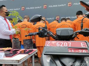 Terlalu! Oknum Honorer di Garut Edarkan Sabu Pakai Motor Dinas Terlalu! Oknum Honorer di Garut Edarkan Sabu Pakai Motor Dinas