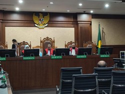 Surya Darmadi Akui Melanggar Bawa Ponsel: Tapi di Situ Semua Orang Bawa HP