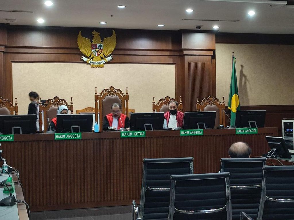 Surya Darmadi Akui Melanggar Bawa Ponsel: Tapi di Situ Semua Orang Bawa HP Surya Darmadi Akui Melanggar Bawa Ponsel: Tapi di Situ Semua Orang Bawa HP
