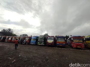 Puluhan Sopir Bus Mini Wonogiri Mogok, Ada Apa? Puluhan Sopir Bus Mini Wonogiri Mogok, Ada Apa?