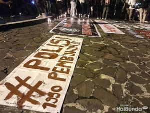 Suporter PSMS Medan Aksi 1.000 Lilin untuk Korban Tragedi Kanjuruhan