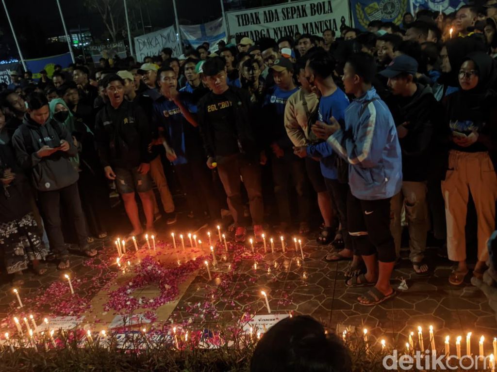 Doa dan Nyala Lilin untuk Tragedi Kanjuruhan di Semarang, Salatiga-Demak