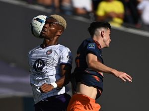 Laga Liga Prancis Ini Setop Sejenak karena Laporan Adanya Gas Air Mata Laga Liga Prancis Ini Setop Sejenak karena Laporan Adanya Gas Air Mata