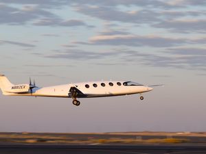 Wuzz.. Pesawat Listrik Buatan Israel Resmi Mengudara