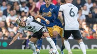 Gelandang serang: Andreas Pereira (Fulham) – 5,85. Foto: CameraSport via Getty Images/David Horton - CameraSport