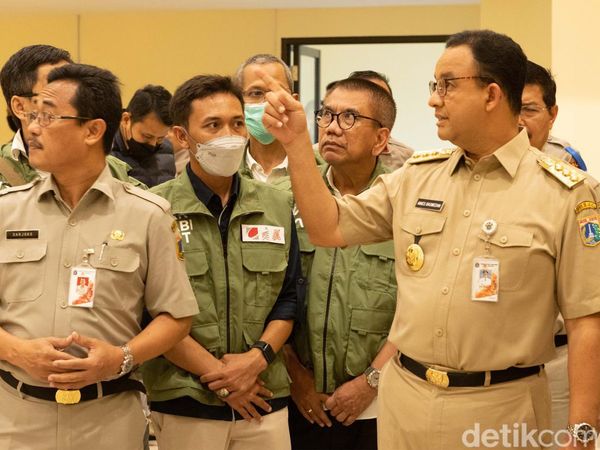 Momen Anies Resmikan Rusun Asrama Polri