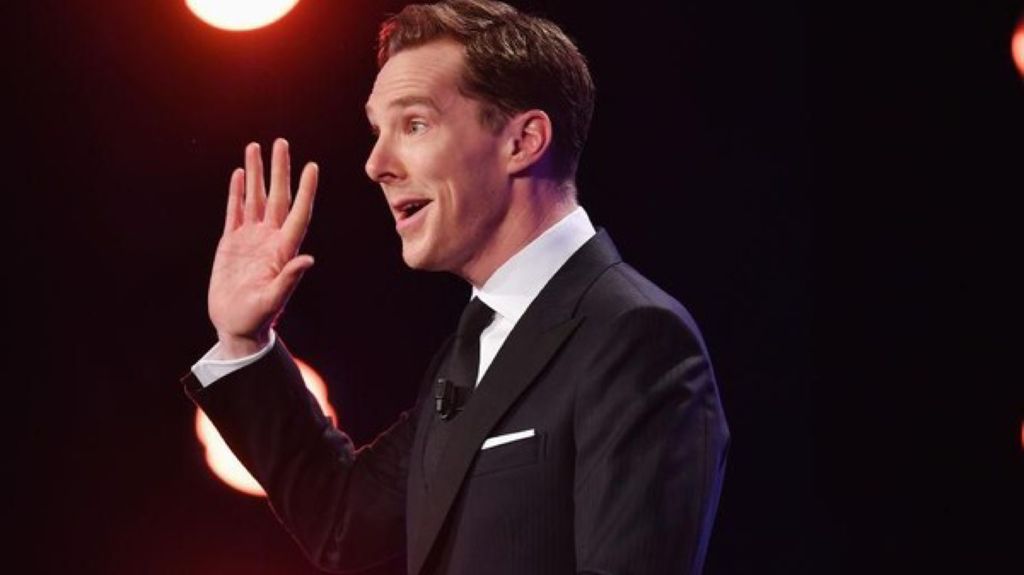 Benedict Cumberbatch melakukan intermittent fasting untuk memainkan dua peran berbeda yaitu Doctor Strange dan Detiktif Sherlock Holmes. Sama seperti Beyonce, ia menerapkan diet ‘puasa’ 2 kali dalam seminggu. Artinya, selama dua hari ia akan mengonsumsi makanan dengan 500 kalori atau kurang, 5 hari lainnya ia akan mengurangi porsi makannya.