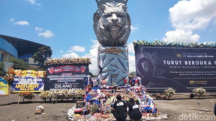 Doa Aremania untuk korban Tragedi Kanjuruhan