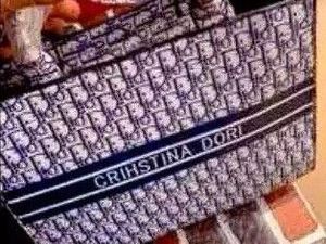 8 Foto Kocak Gaya Sosialita Low Budget ala Netizen, Dior pun Jadi Dori