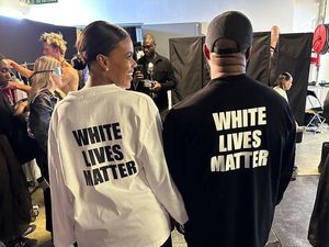 Kaus White Lives Matter Kanye West Picu Kontroversi di Paris Fashion Week