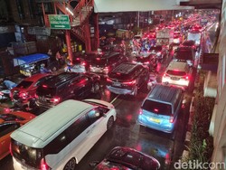 Lalin Jalan Mampang Prapatan Arah Gatot Subroto Jaksel Macet Parah