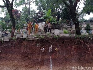 Fakta Makam TPU Sirnaraga Ambrol hingga Kain Kafan Terlihat Fakta Makam TPU Sirnaraga Ambrol hingga Kain Kafan Terlihat