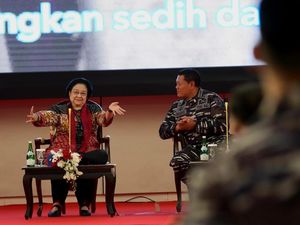Megawati: Pak Jokowi, Sistem Pertahanan Kita Kok Maju Mundur?