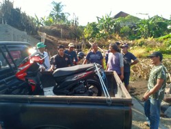 1 Motor Hanyut di Tukad Yeh Ho Tabanan Ketemu, Kondisinya Rusak