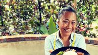 Doyan Kuliner Lokal, Niluh Djelantik Suka Makan Nasi Campur Bali