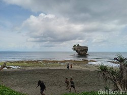 Pemkab Pangandaran Akan Tarik Pengelolaan Objek Wisata Pantai dari Pemdes