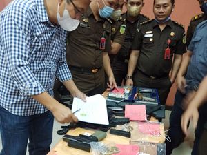 Penampakan Barang Bukti Kasus Sambo, Ada 3 Pistol hingga Magasin