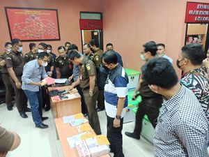 Polisi Serahkan Barang Bukti Kasus Sambo ke Jaksa, Ini Penampakannya Polisi Serahkan Barang Bukti Kasus Sambo ke Jaksa, Ini Penampakannya