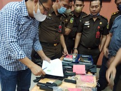 Penampakan Barang Bukti Kasus Ferdy Sambo Diserahkan Polri ke Jaksa