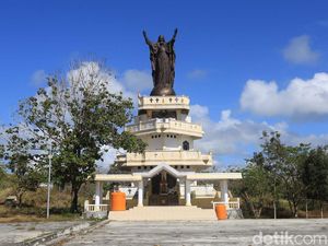 Potret Wisata Rohani Patung Kristus Raja di Tanimbar Potret Wisata Rohani Patung Kristus Raja di Tanimbar