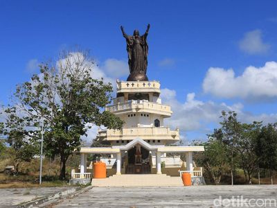 Potret Wisata Rohani Patung Kristus Raja di Tanimbar