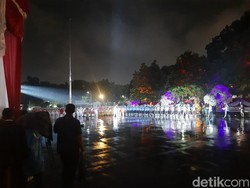 Jokowi Pimpin Upacara Parade Senja, Prabowo hingga Panglima TNI Hadir