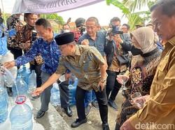 Mensos Risma Resmikan Program Air Bersih di 7 Lokasi di Serang