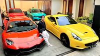 8 Gaya Mewah Rizky Billar, Baju Rp 50 Juta Hingga Koleksi Supercar