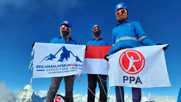 Saat Merah Putih Dikibarkan di Pegunungan Himalaya