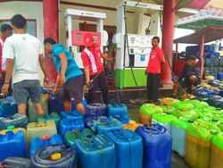 Solar Datang, Ludes Diserbu Nelayan Jembrana dalam 4 Jam