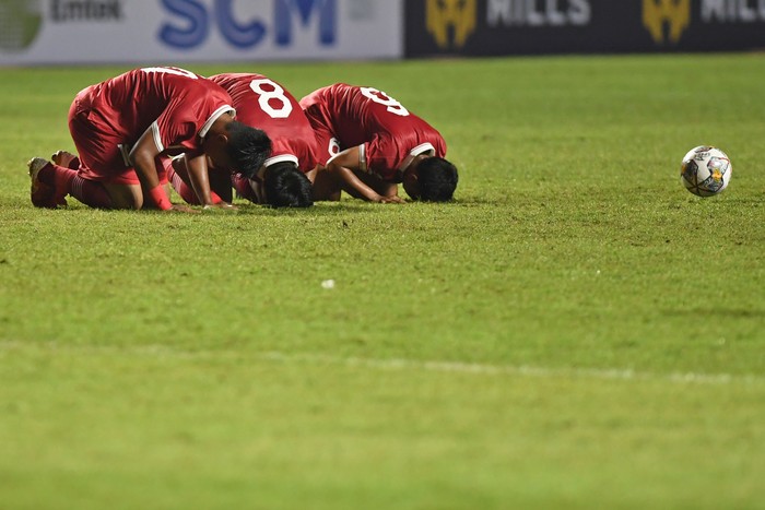 Timnas Indonesia U-17 pesta gol melawan Guam di Kualifikasi Piala Asia U-17. Garuda Asia menang telak dengan skor 14-0.