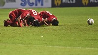 Gawang Guam benar-benar sangat mudah untuk dirobek. Jacob Toves kebobolan untuk kelima kalinya pada menit ke-31, yang kali ini lewat sundulan Riski Afrisal. Arkhan Kaka mencetak gol keempat di menit ke-34 untuk membawa Indonesia memimpin 6-0. Dia sukses mencetak gol meski mendapatkan kawalan ketat dari lawan. Sulthan Zaky menambah keunggulan Indonesia di penghujung babak pertama. Gol itu bikin Indonesia memimpin 7-0 sampai turun minum.