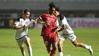 Indonesia memimpin 12-0 di menit ke-84 lewat Figo Dennis. Kemudian Nabil Asyura membawa Garuda Asia memimpin 13-0 di menit ke-87 lewat eksekusi penalti. Ji Da Bin kemudian mencetak gol untuk Indonesia di injury time lewat skema serangan balik. Gol itu membuat Indonesia menang dengan skor 14-0.