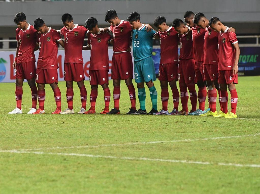 Timnas Indonesia U-17 Tertinggal 0-5 dari Malaysia di Babak I Timnas Indonesia U-17 Tertinggal 0-5 dari Malaysia di Babak I
