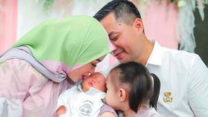 Zaskia Gotik Akhirnya Perlihatkan Wajah Anak Kedua