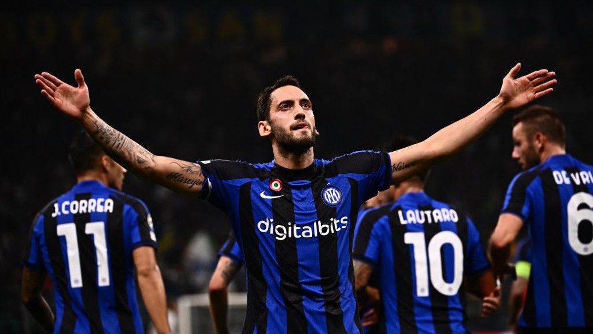 Inter Milan unggul 1-0 atas Barcelona di babak pertama (Foto: AFP via Getty Images/MARCO BERTORELLO)