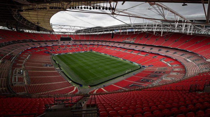Foto-foto berikut ini menjabarkan deretan stadion sepakbola paling besar di dunia berdasarkan jumlah kapasitas penonton.