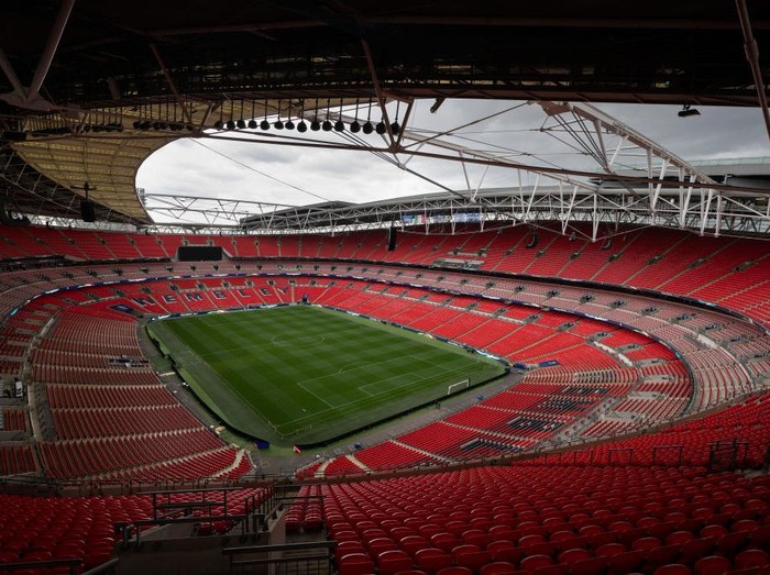 Foto-foto berikut ini menjabarkan deretan stadion sepakbola paling besar di dunia berdasarkan jumlah kapasitas penonton.