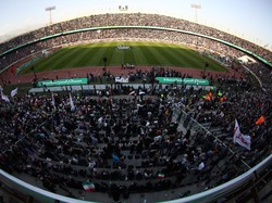 Diposisi ke-2 dipegang oleh Stadion Azadi di Iran. Stadion ini mempu menampung penonton sebanyak 100.116 kursi.