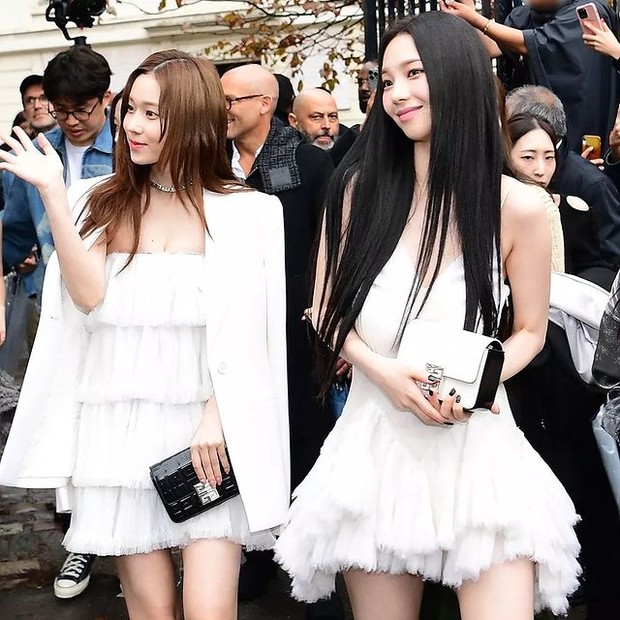 aespa hadiri Paris Fashion Week/Foto: instagram.com/aespa_ecuador Harga gaun putih karina aespa