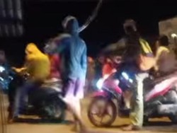 Viral Geng Motor Acungkan Sajam di Jalanan Lebak, Ini Kata Polisi