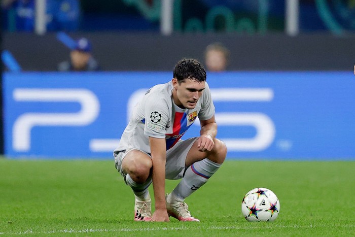 Andreas Christensen MILAN, ITALY - OCTOBER 4: Andreas Christensen of FC Barcelona during the UEFA Champions League match between Internazionale v FC Barcelona at the San Siro on October 4, 2022 in Milan Italy (Photo by David S. Bustamante/Soccrates/Getty Images)