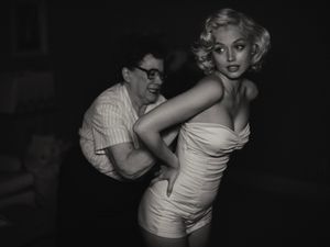 Ana de Armas Bertaruh Karier Perankan Marilyn Monroe di Blonde Ana de Armas Bertaruh Karier Perankan Marilyn Monroe di Blonde