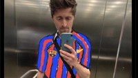Satu lagi meme yang meledek Lewandowski usai Barca kalah 0-1 dari Inter. Foto: dok. Twitter