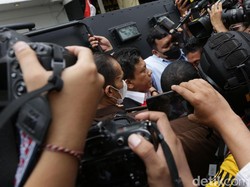 Ferdy Sambo dkk Dikawal Brimob dan Tentara Saat Tinggalkan Kejagung