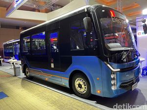 Bus Listrik Buatan China Ini Pas untuk Jalanan Indonesia yang Sempit! Bus Listrik Buatan China Ini Pas untuk Jalanan Indonesia yang Sempit!