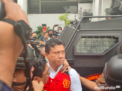 Potret Ferdy Sambo Pakai Rompi Merah Tahanan Jaksa