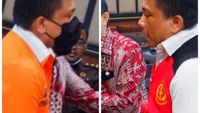 Momen Pergantian Baju Ferdy Sambo saat Penyerahan Berkas di Kejagung